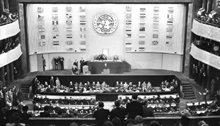 Representantes de las Naciones Unidas de todas las regiones del mundo adoptaron formalmente la Declaración Universal de los Derechos Humanos el día 10 de diciembre de 1948 